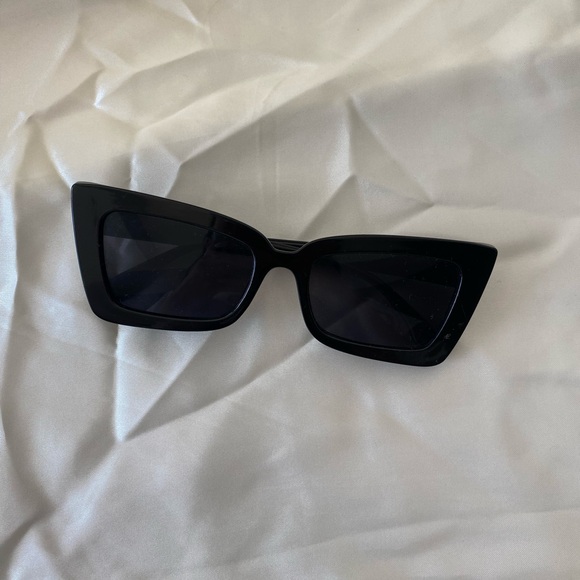 Black Square Sunglasses - Picture 2 of 3